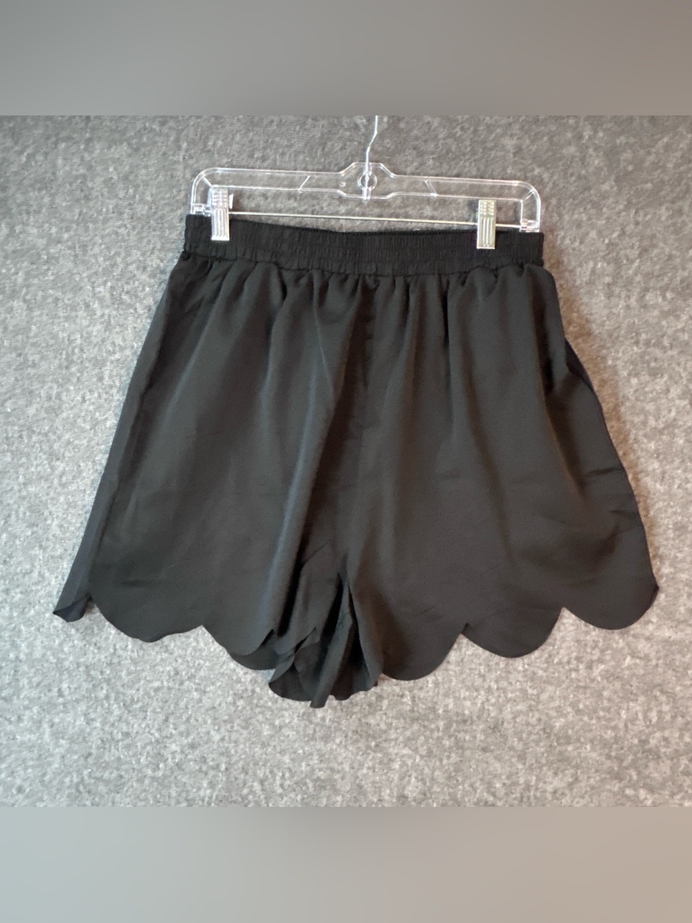 BloomChic Shorts Womens 12 Black Polyester Scalloped Hem Elastic Waist